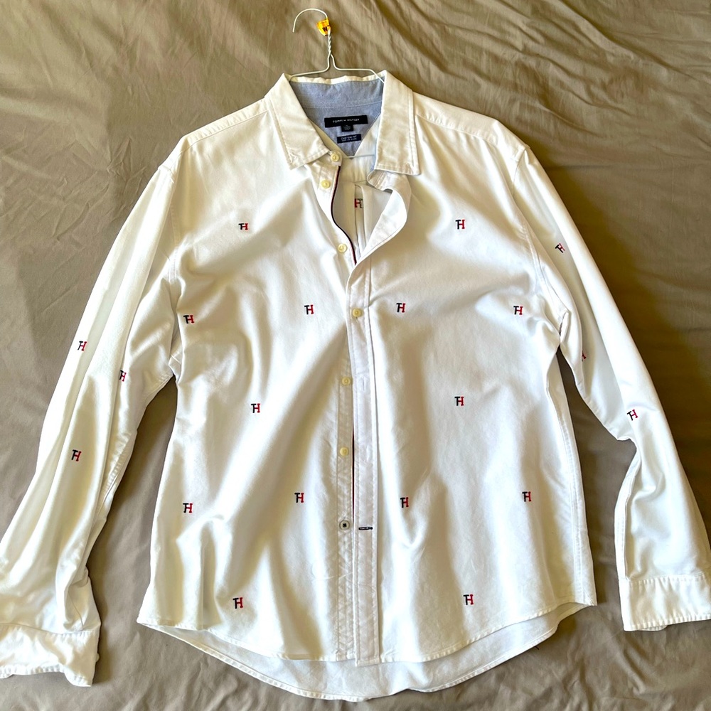 Like new condition Tommy Hilfiger dress shirt sz XL
